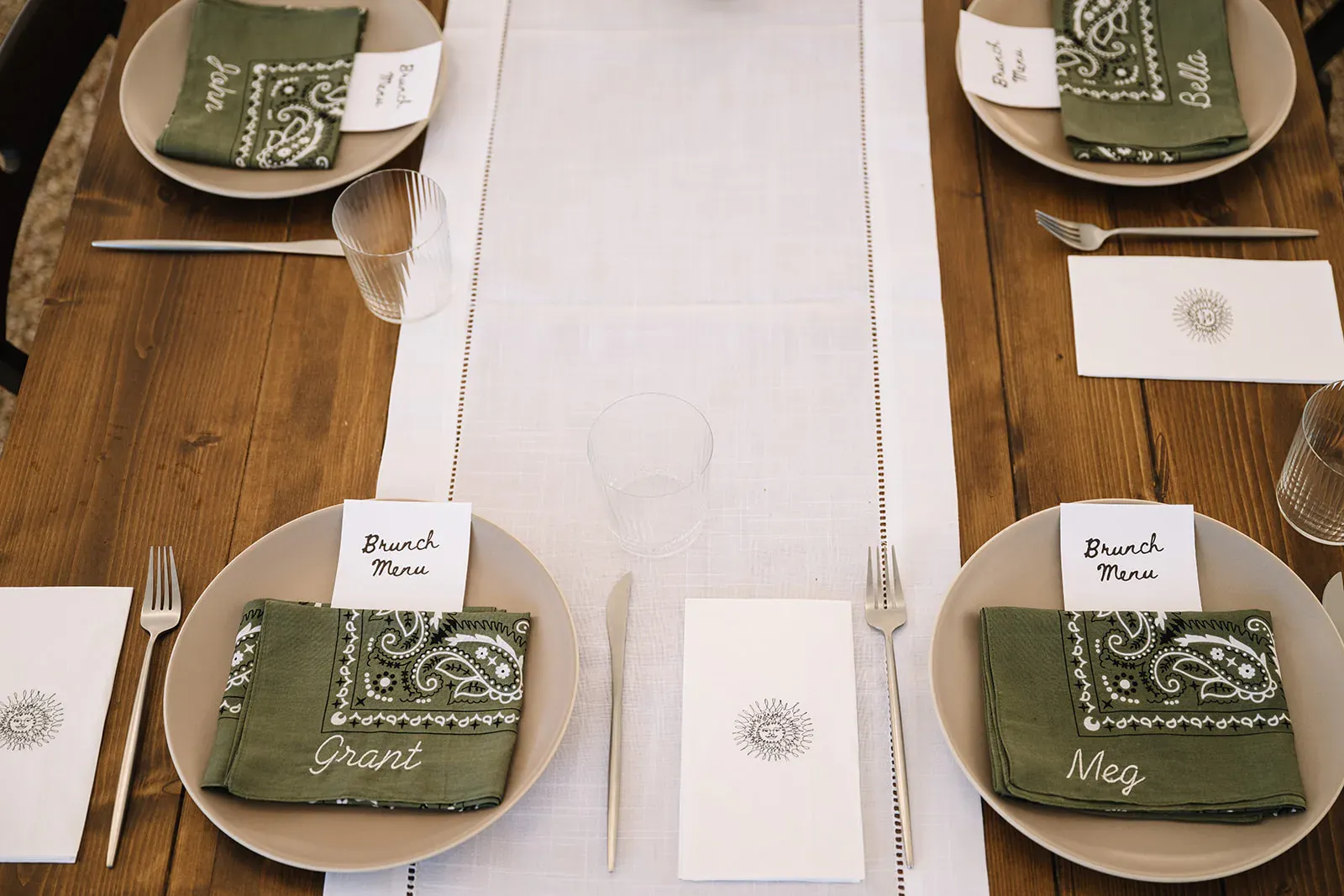 Wedding place card and table setting at Serana